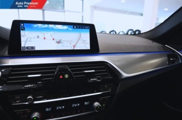 BMW Seria 5 G30-G31 Limuzyna 520d 190KM 2019 BMW Seria 5 xDriveAdaptacyjne Reflektory LEDSkorzana Kierownica M 2.0, zdjęcie 7