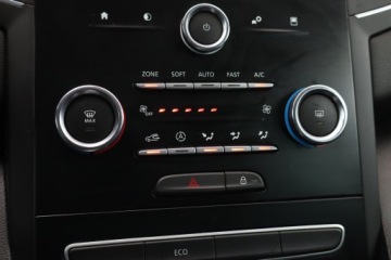 Renault Megane IV Hatchback 5d 1.6 SCe 114KM 2018 Renault Megane 1.6 SCe, Salon Polska, zdjęcie 15