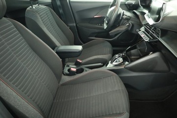 Peugeot 2008 II SUV 1.2 PureTech 130KM 2021 Peugeot 2008 1.2 PureTech, Salon Polska, zdjęcie 6