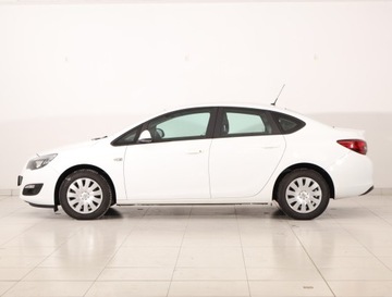 Opel Astra J Sedan 1.6 Twinport ECOTEC 115KM 2018 Opel Astra 1.6 16V, Salon Polska, Serwis ASO, zdjęcie 2