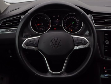 Volkswagen Tiguan II SUV Facelifting 2.0 TSI 190KM 2022 VW Tiguan 2.0 TSI, Salon Polska, 1. Właściciel, zdjęcie 16