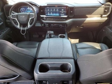 Chevrolet Silverado II 2023 Chevrolet Silverado 2023, 5.3L, 4x4, K1500 RST, po gradobiciu 5.3 Benzyna, zdjęcie 7