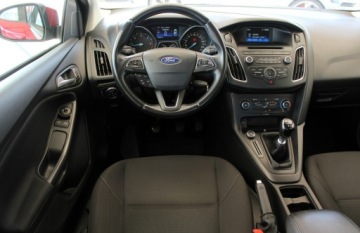Ford Focus III Hatchback 5d facelifting 1.5 TDCi 120KM 2018 Ford Focus 1.5TDCI 120KM SalonPL, zdjęcie 10