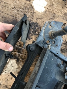 8362434 BMW E39 УСИЛИТЕЛЬ ПЕРЕДНЕГО РЕМЕНЬ