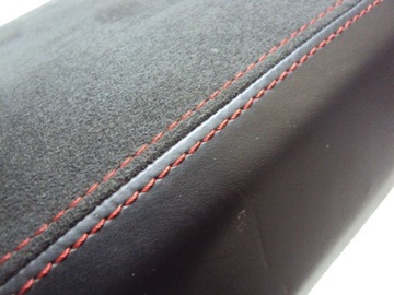 LOKETNÍ OPĚRKA PORSCHE MACAN