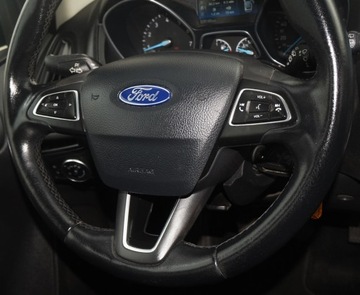 Ford Focus III Kombi Facelifting 1.0 EcoBoost 125KM 2018 FORD FOCUS IV KOMBI 1.0 125 KM / ZADBANY /, zdjęcie 33