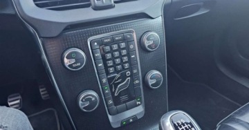 Volvo V40 II Hatchback Facelifting 2.0 D2 120KM 2017 Volvo V40 R-design 2.0 Diesel 120KM, zdjęcie 33