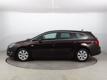 Opel Astra J Sports Tourer Facelifting 1.4 Turbo ECOTEC 120KM 2014 Opel Astra 1.4 T, Xenon, Bi-Xenon, Klima, zdjęcie 2