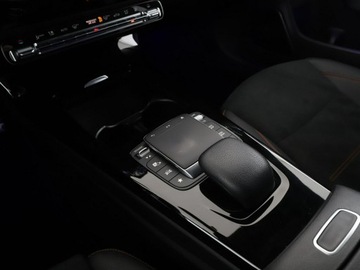 Mercedes CLA C118/X118 Shooting Brake Plug-In 1.3 250e 218KM 2023 Mercedes CLA 250 PHEV full LED skóra/alcantara, zdjęcie 29