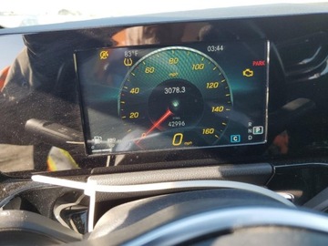 Mercedes GLA II 2021 Mercedes-Benz GLA 250 2021 2.0l 2.0 Benzyna 221KM, zdjęcie 3