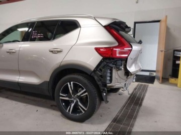 Volvo XC40 2024 Volvo XC 40 2024r, Core, 2.0L, 4x4, zdjęcie 6