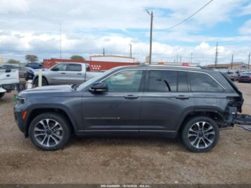 Jeep Grand Cherokee IV 2022 Jeep Grand Cherokee Overland 2022 3.6l 3.6 Benzyna 293KM, zdjęcie 2