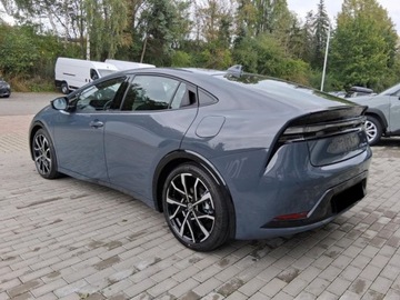 Toyota Prius V (XW60) 2.0  Hybrid Dynamic Force Plug-in 223KM 2025 Od ręki - Prestige 2.0 Hybrid Plug-in 223KM | Podgrzewane fotele!, zdjęcie 3