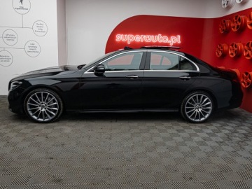 Mercedes Klasa E W213 Limuzyna Facelifting 2.0 220d 200KM 2022 MERCEDES-BENZ E Klasa 220 d 4-Matic 2.0 (200KM) 2022, zdjęcie 3