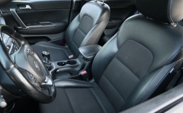 Kia Sportage III SUV Facelifting 1.7 CRDi 115KM 2016 Kia Sportage 1,7 CRDI 115 KM BI-Xenon Nawigacja Kamera asystent 1.7 Diesel, zdjęcie 15