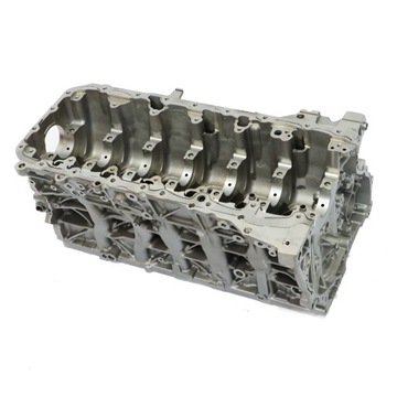 Блок двигателя BMW 6 цилиндров на основании стола