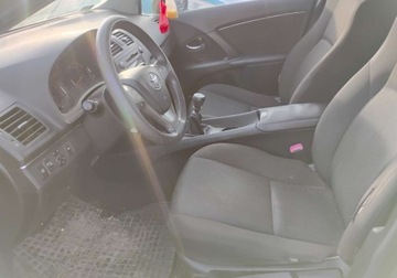 Toyota Avensis III Wagon 2.0 D-4D 126KM 2011 Toyota Avensis I rej 2012r, 2.0 Diesel. Lekko przetarty prawy bok. Jezdzi., zdjęcie 6