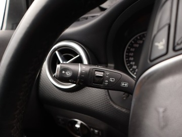 Mercedes Klasa A W176 Hatchback 5d Facelifting 180 122KM 2015 Mercedes A A 180, Skóra, Navi, Klima, Parktronic, zdjęcie 15