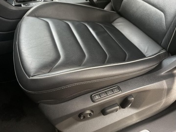 Volkswagen Tiguan II SUV Facelifting 2.0 TDI 200KM 2022 Volkswagen Tiguan 2.0TDI 200KM R-Line 4MOTION DSG(, zdjęcie 14