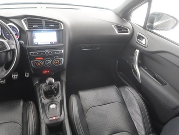 DS 4 I Hatchback Facelifting 2015 1.2 PureTech 131KM 2017 DS 4 1.2 PureTech, Skóra, Navi, Klima, zdjęcie 7