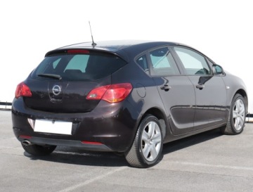 Opel Astra J Hatchback 5d 1.4 Turbo ECOTEC 120KM 2012 Opel Astra 1.4 T, Klima, Tempomat, Parktronic, zdjęcie 4