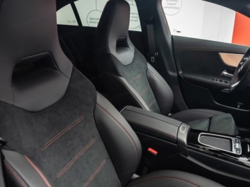 Mercedes CLA C118/X118 Coupe Facelifting 1.3 200 163KM 2025 MERCEDES-BENZ CLA 200 AMG Line Sedan 1.3 (163KM) 2025, zdjęcie 6