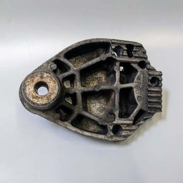 DRŽÁK MOTORU ORIGINÁLNÍ 8200027175 RENAULT MASTER 2 2.5 DCI