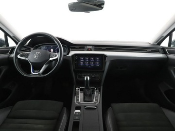 Volkswagen Passat B8 GTE Variant Facelifting 1.4 TSI Plug-In-Hybrid 218KM 2021 Volkswagen Passat 1.4GTE PHEV Automat Panorama, zdjęcie 14