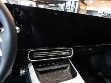 Mercedes CLA C118/X118 2025 MERCEDES-BENZ CLA 200 AMG Line Sedan 1.5 (163KM) 2025, zdjęcie 14