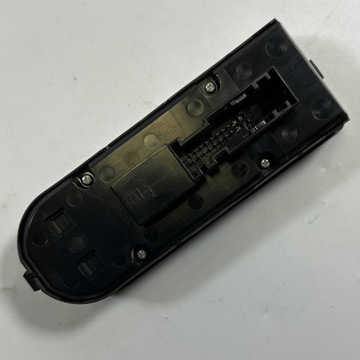ELELKTRICKÝ PŘEPÍNAČ SKEL DO OPEL ZAFIRA 13228699 13228877