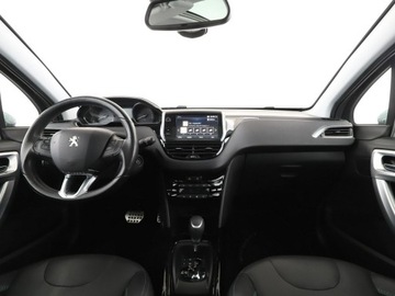 Peugeot 2008 I SUV Facelifting 1.2 PureTech 110KM 2017 Peugeot 2008 1.2 Automat Crossway Panorama Navi, zdjęcie 14