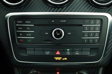 Mercedes GLA I Off-Roader Facelifting 1.6 180 122KM 2019 Mercedes GLA GLA 180, Salon Polska, Automat, zdjęcie 13