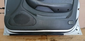 KIA CLARUS I 96- DVEŘE PŘEDNÍ PRAVÉ STŘÍBRNÉ