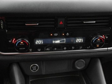 Nissan Qashqai III Crossover 1.3 DIG-T MHEV 158KM 2023 Nissan Qashqai ZS305SR#1.3 DIG-T mHEV N-Connecta, zdjęcie 17