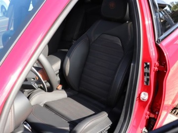 Alfa Romeo Giulia II Sedan Facelifting 2023 2.0 GME Turbo 280KM 2025 ALFA ROMEO Giulia Intensa Q4 Sedan 2.0 (280KM) 2025, zdjęcie 4