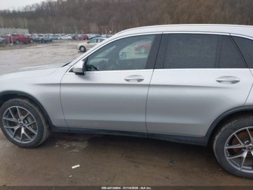 Mercedes GLC C253 2020 Mercedes-Benz GLC 300 4Matic 2020 2.0 Benzyna 255KM, zdjęcie 2