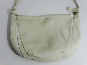 Белая кожаная сумочка, размер А4.