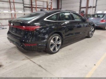 Audi 2025 Audi A6 Avant e-tron Premium Plus, 2025r., 4x4 Elektryczny 422KM, zdjęcie 2