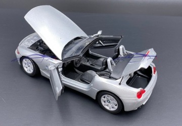 BMW Z4 Roadster серебристый 1:24 модель Motormax 73269