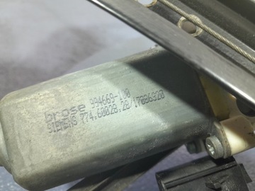 DODGE CHARGER 05-10 ZVEDÁK MOTOREK OKNO PŘEDNÍ PRAVÝ 05065474AE