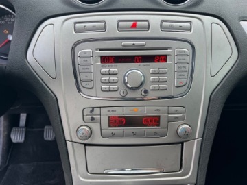 Ford Mondeo IV Sedan 1.8 Duratorq TDCi 125KM 2007 Ford Mondeo PARKTRONIC KLIMATYZACJA ELEKTRYCZNE FOTELE TEMPOMAT GWARANCJA, zdjęcie 12