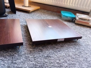 СТЕНДЫ ОСНОВАНИЯ ДЛЯ БОЛЬШИХ КОЛОНН Орех KURIER 0