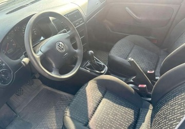 Volkswagen Golf IV Hatchback 1.6 i 16V FSI 110KM 2002 Volkswagen Golf 1.6 benzyna 2002r 1.6 Benzyna 110KM, zdjęcie 5