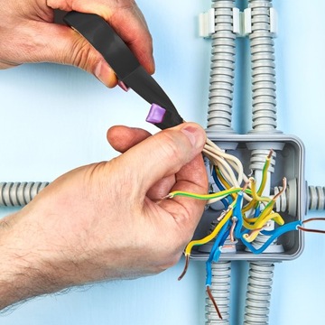 ИЗОЛЕНТА, клейкая черная, 10м/18мм, самоклеящаяся ПВХ, водонепроницаемая