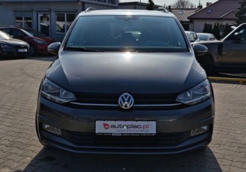 Volkswagen Touran III 1.6 TDI 115KM 2017 Volkswagen Touran swiezo sprowadzone, zarejestrowane, 7osob 1.6 Diesel, zdjęcie 13