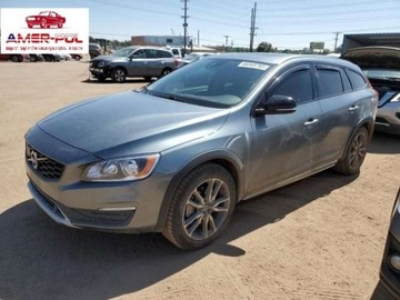 Volvo V60 II  2018 Volvo V60 Cross Country Premier, 2018r., 4x4, 2.0L