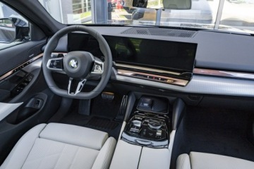 BMW Seria 5 G90-91 Touring 2.0 520d 197KM 2026 BMW 520 xDrive Limuzyna - Dostępny od ręki!, zdjęcie 19
