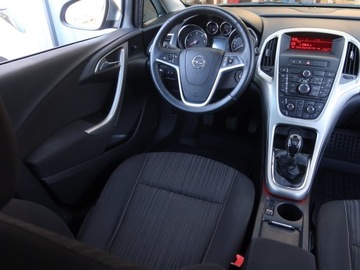 Opel Astra J Hatchback 5d 2.0 CDTI ECOTEC 160KM 2010 Opel Astra 2.0 CDTI, Klima, Tempomat, Parktronic, zdjęcie 6