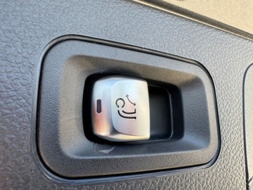 Mercedes GLC C254/X254 2022 Mercedes-Benz GLC 2.0 Benzyna 197KM, zdjęcie 16