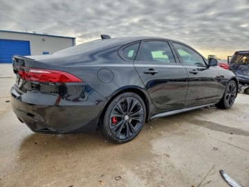 Jaguar XF II Sedan Facelifting 2.0i 300KM 2024 Jaguar XF 2024r., R-dynamic Se, 2L, od ubezpieczalni 2.0 Benzyna 300KM, zdjęcie 3